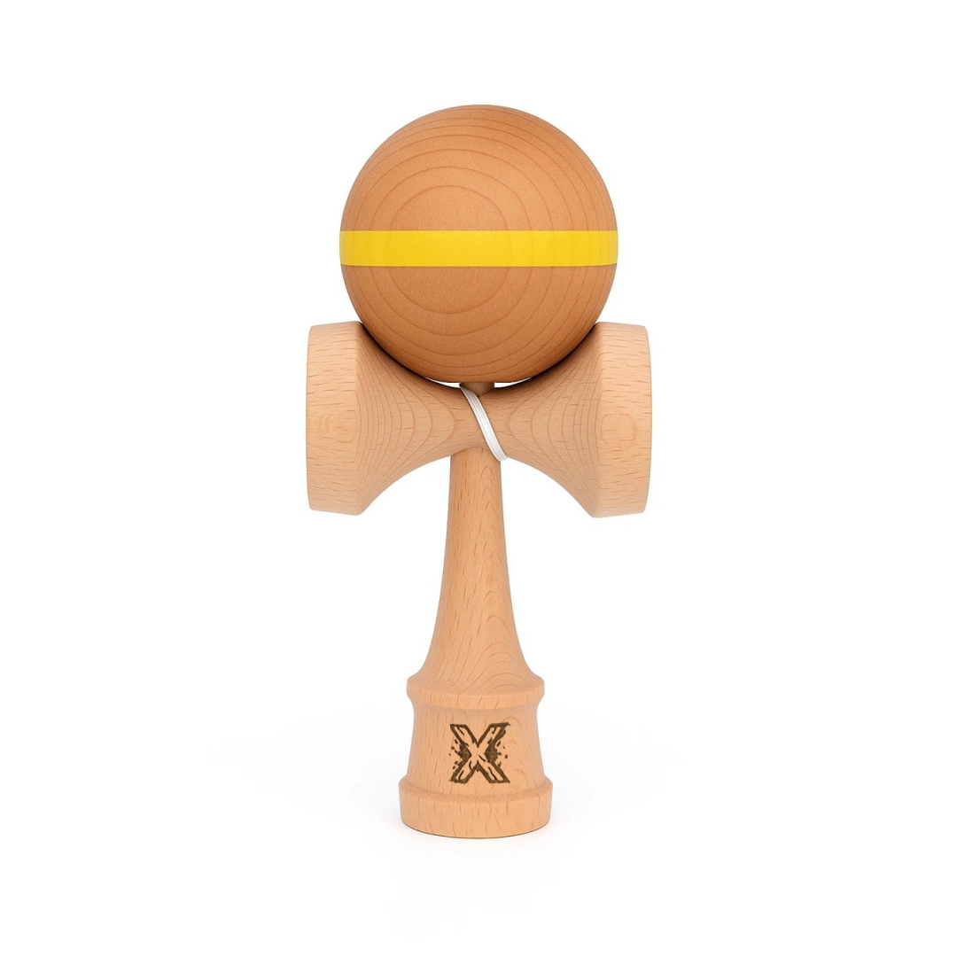Kendama Originala Berbis – Jucarie Interactiva din Lemn, 18 cm, Joc de Indemanare pentru Copii si Adulti, Model cu dunga Galbena