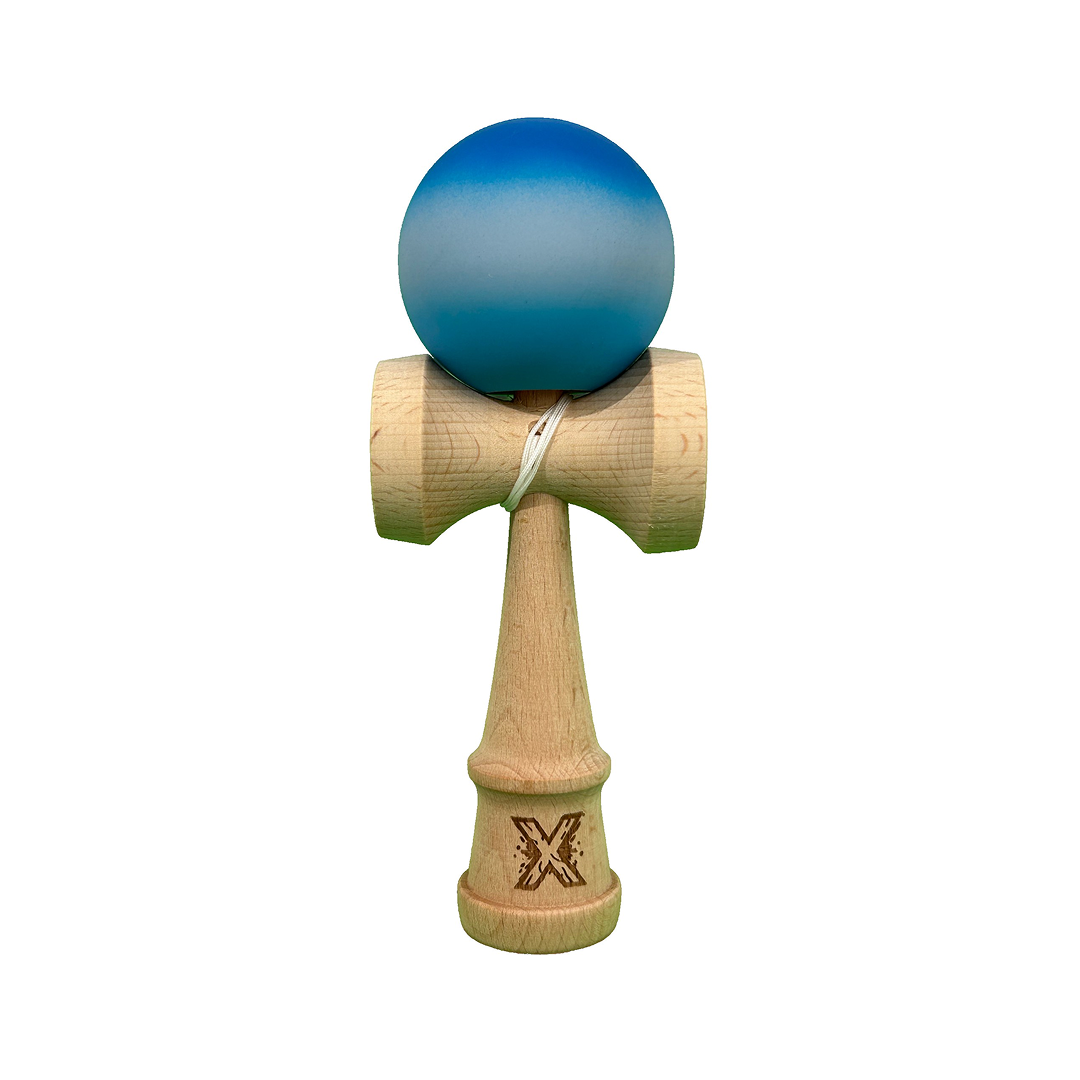 Kendama X Berbis – Jucarie Interactiva din Lemn, 18 cm, Joc de Indemanare pentru Copii si Adulti, Model Nuante Albastre in Degrade