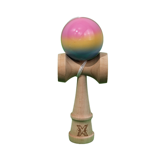 Kendama X Originala Super Sticky Berbis – Jucarie Interactiva din Lemn, 18 cm, Joc de Indemanare pentru Copii si Adulti, Model Roz-Galben-Abastru in Degrade