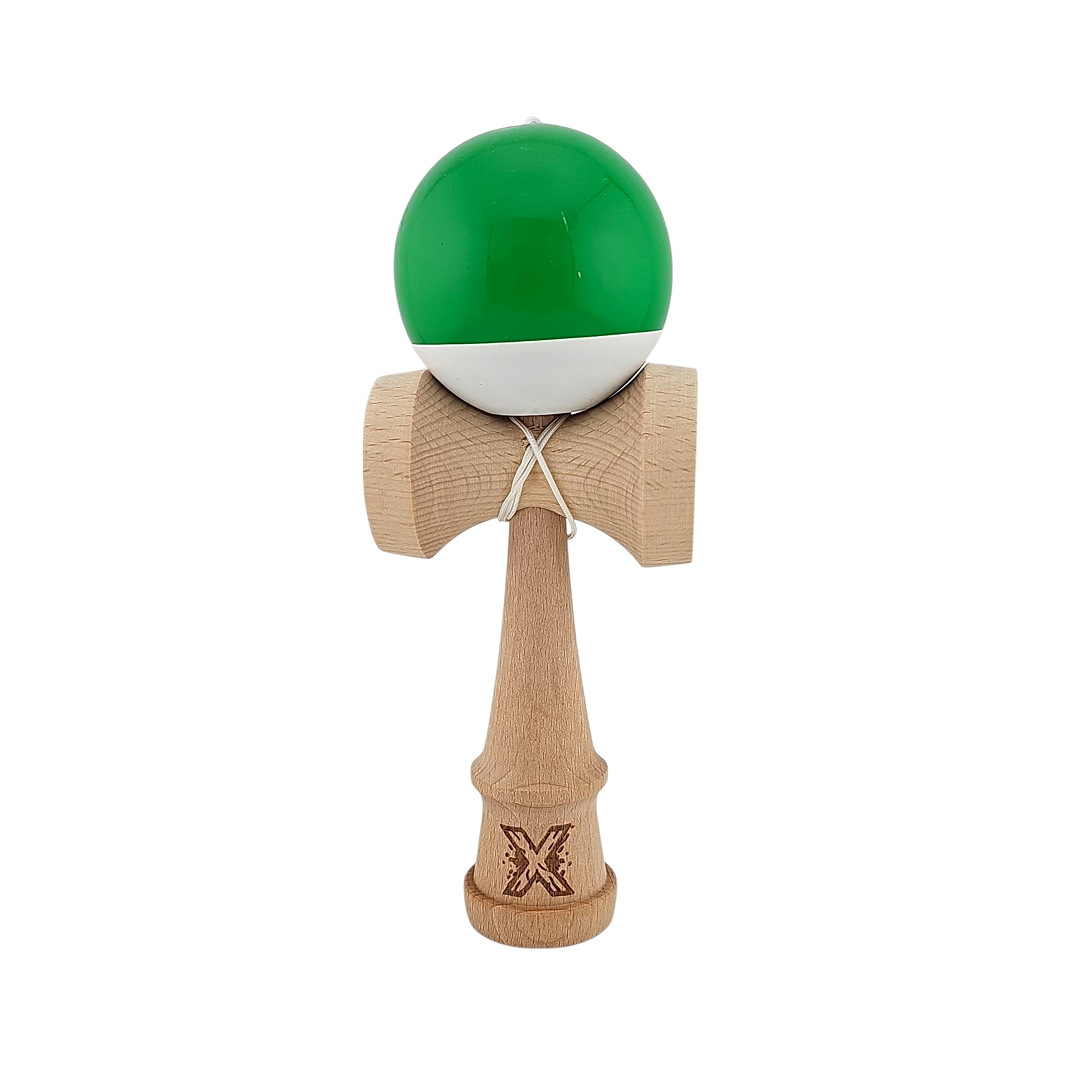 Kendama X Originala Super Sticky Berbis – Jucarie Interactiva din Lemn, 18 cm, Joc de Indemanare pentru Copii si Adulti, Model Bicolor Verde-Alb