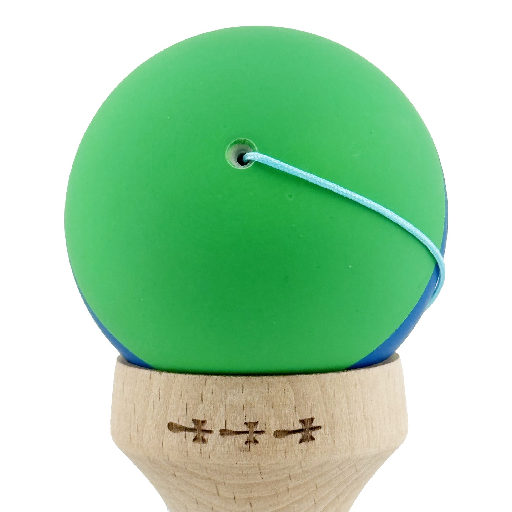 Kendama X Originala, Model V3 Verde / Albastru / Verde, Profesionala, Cupe Mari King Size, Rubber Grip, Gaura in Baza, Rulment, Ata 62cm