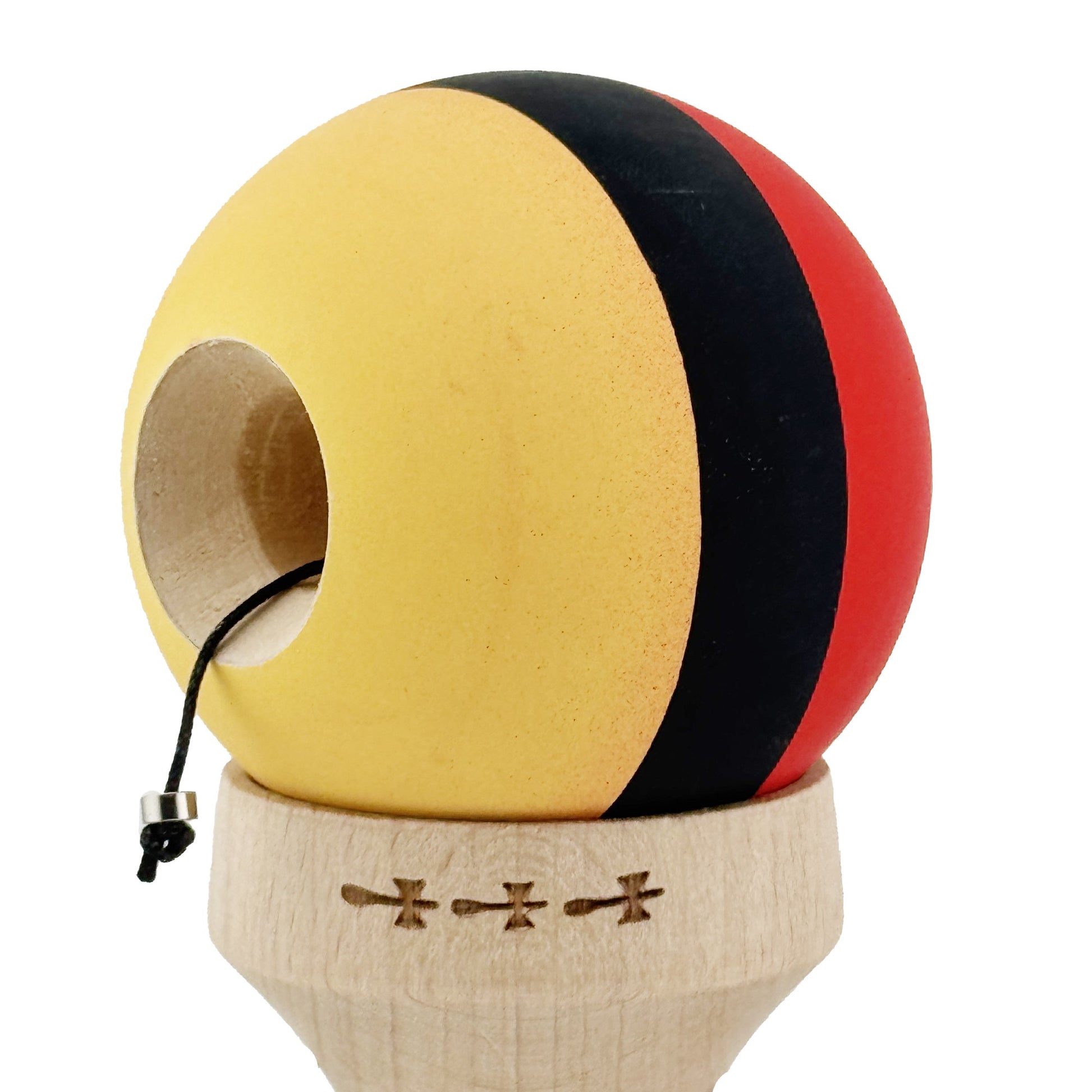 Kendama X Originala, Model V3 Rosu / Negru / Galben, Profesionala, Cupe Mari King Size, Rubber Grip, Gaura in Baza, Rulment, Ata 62cm