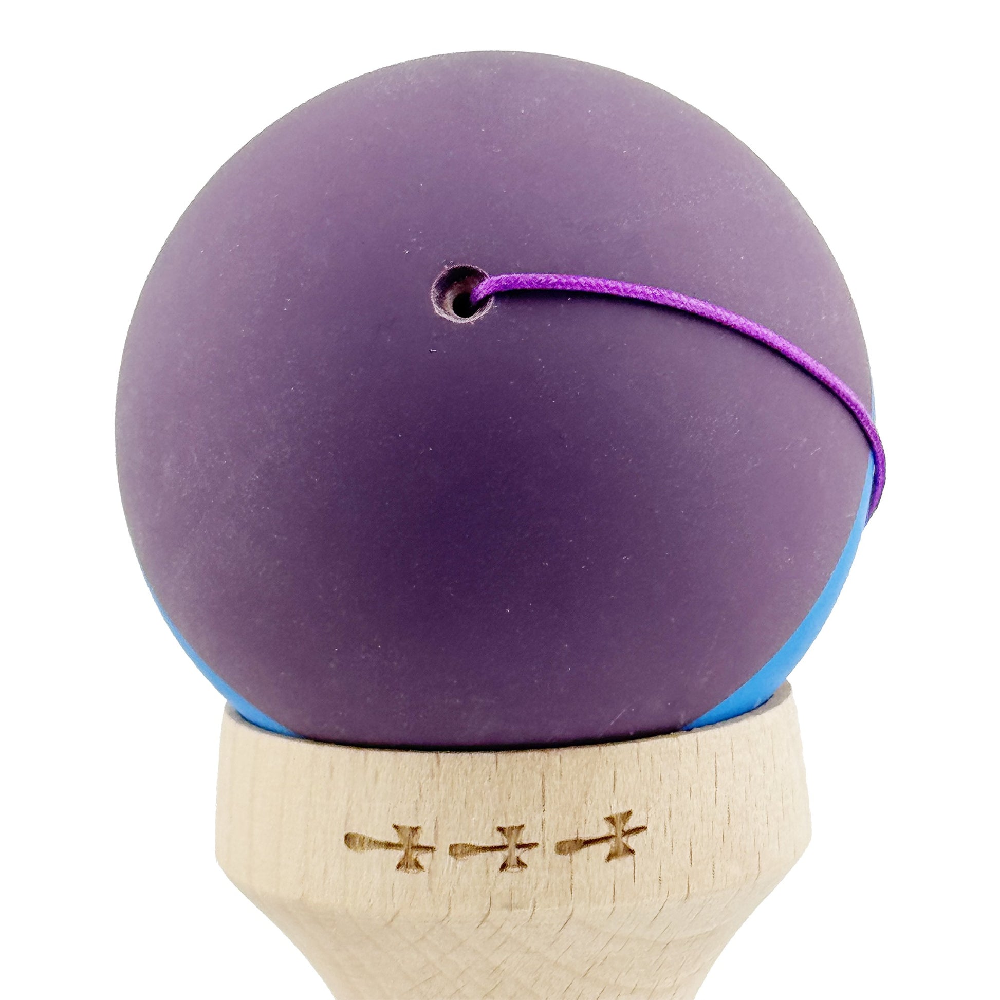Kendama X Originala, Model V3 Mov / Albastru / Mov, Profesionala, Cupe Mari King Size, Rubber Grip, Gaura in Baza, Rulment, Ata 62cm