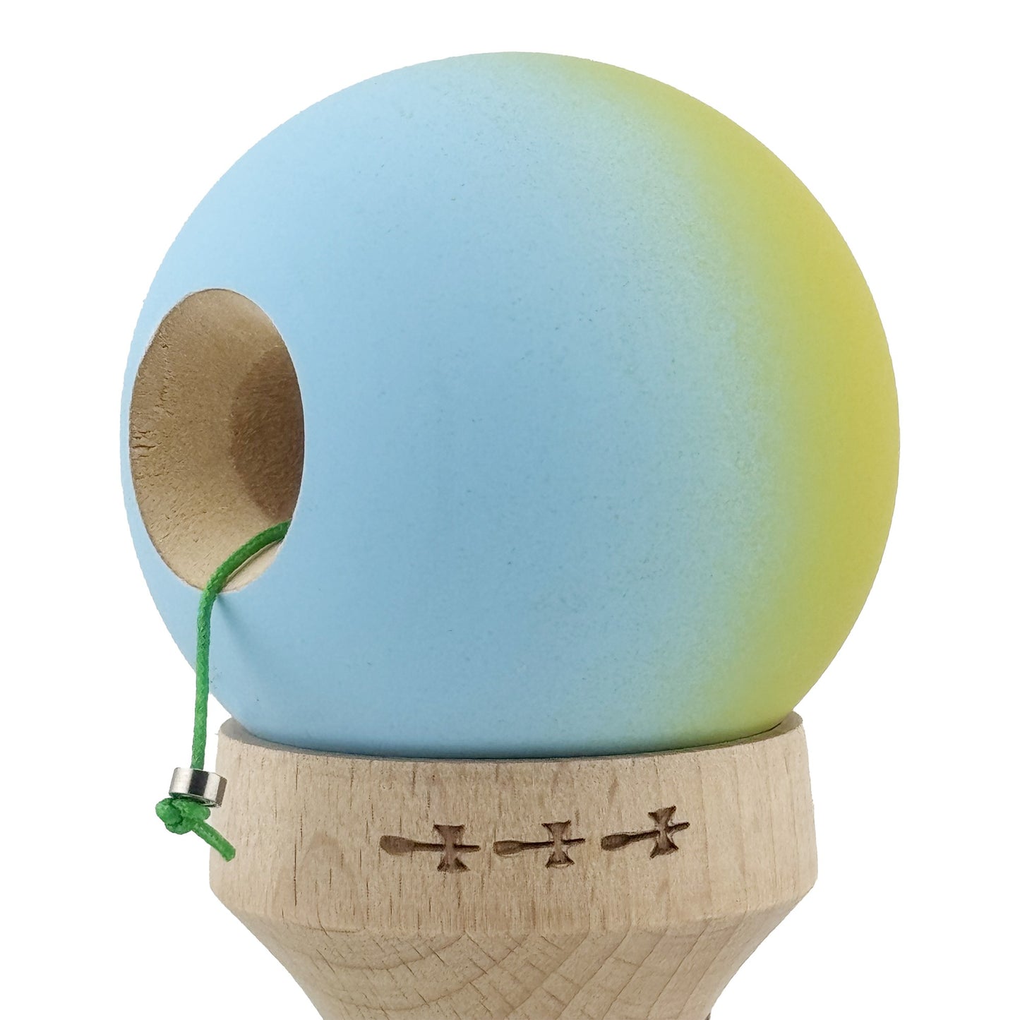 Kendama X Originala, Model V3 Galben/Albastru Deschis in Degrade, Profesionala, Cupe Mari King Size, Rubber Grip, Gaura in Baza, Rulment, Ata 62cm