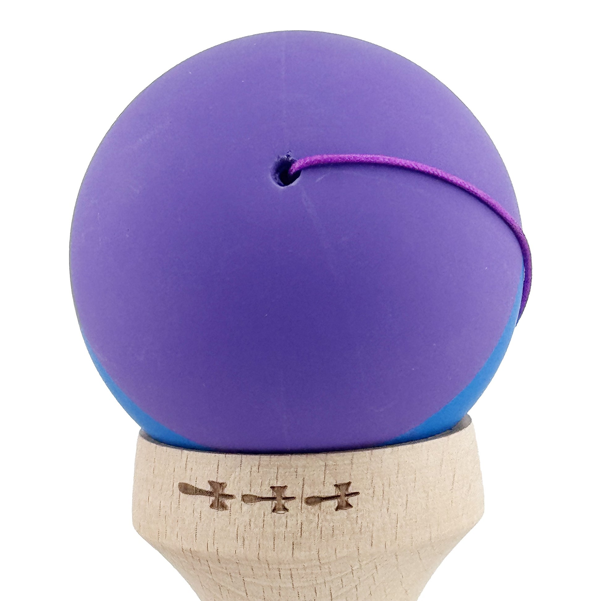 Kendama X Originala, Model V3 Mov / Albastru, Profesionala, Cupe Mari King Size, Rubber Grip, Gaura in Baza, Rulment, Ata 62cm