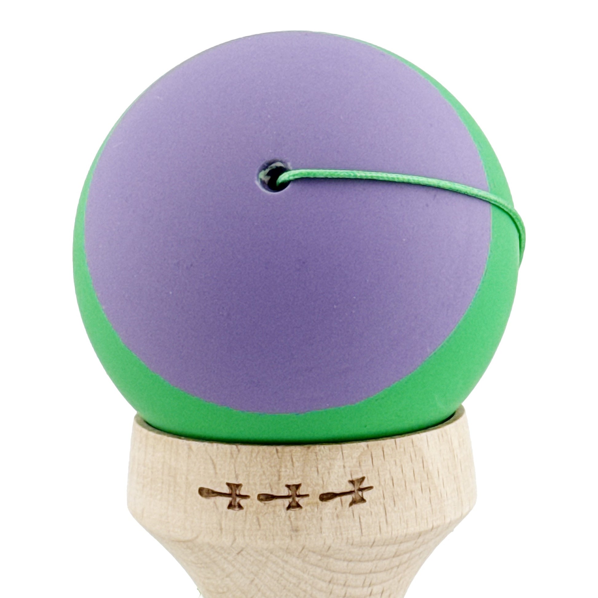 Kendama X Originala, Model V3 Mov / Verde, Profesionala, Cupe Mari King Size, Rubber Grip, Gaura in Baza, Rulment, Ata 62cm
