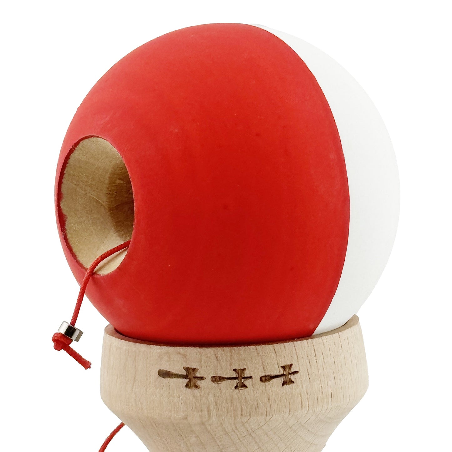 Kendama X Originala, Model V3 Alb / Rosu, Profesionala, Cupe Mari King Size, Rubber Grip, Gaura in Baza, Rulment, Ata 62cm