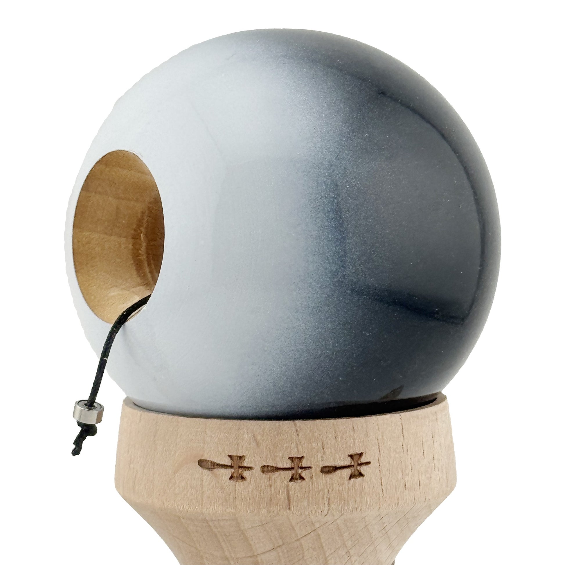 Kendama X Originala, Model V3 Negru / Alb in Degrade, Profesionala, Cupe Mari King Size, Super Sticky, Gaura in Baza, Rulment, Ata 62cm