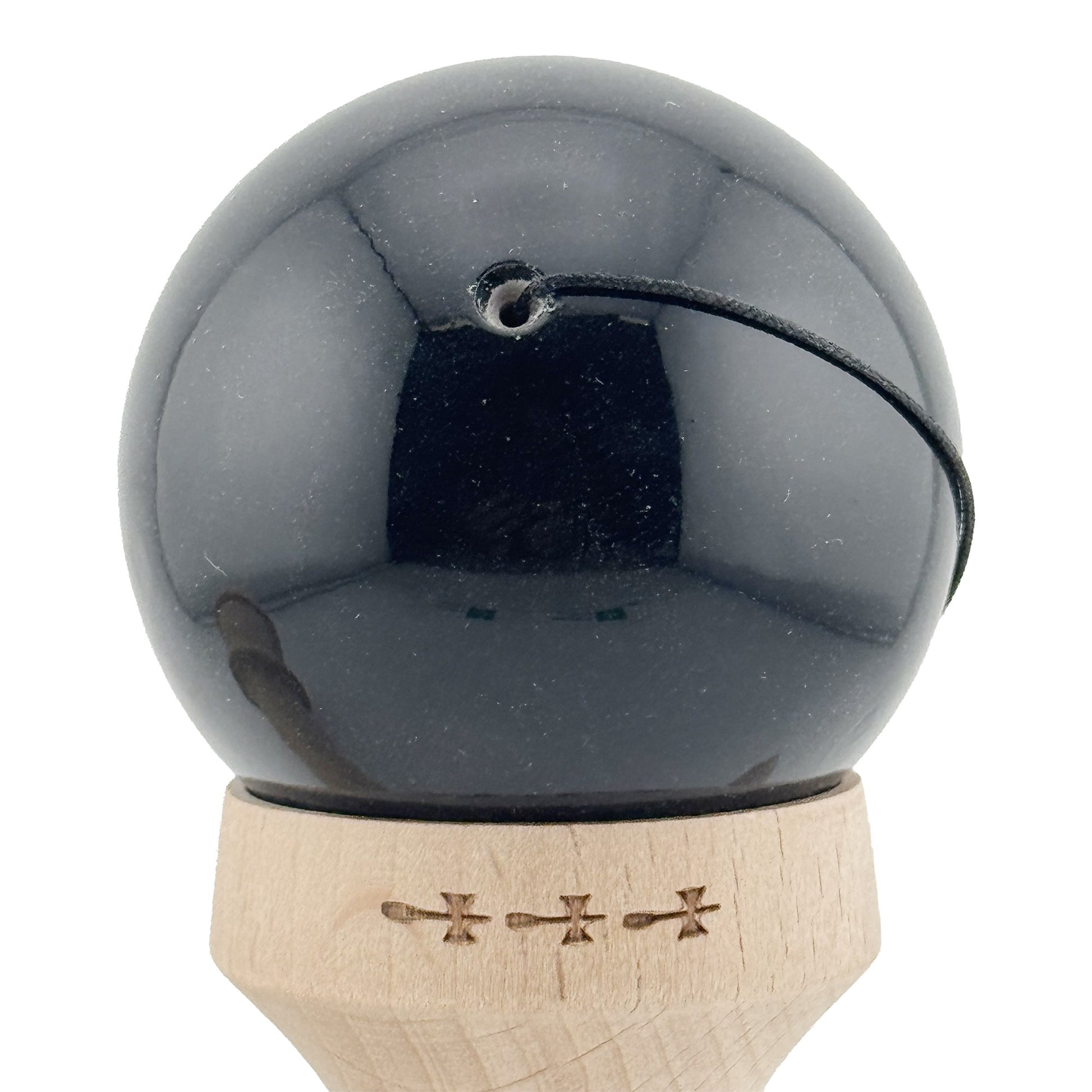 Kendama X Originala, Model V3 Negru / Alb in Degrade, Profesionala, Cupe Mari King Size, Super Sticky, Gaura in Baza, Rulment, Ata 62cm