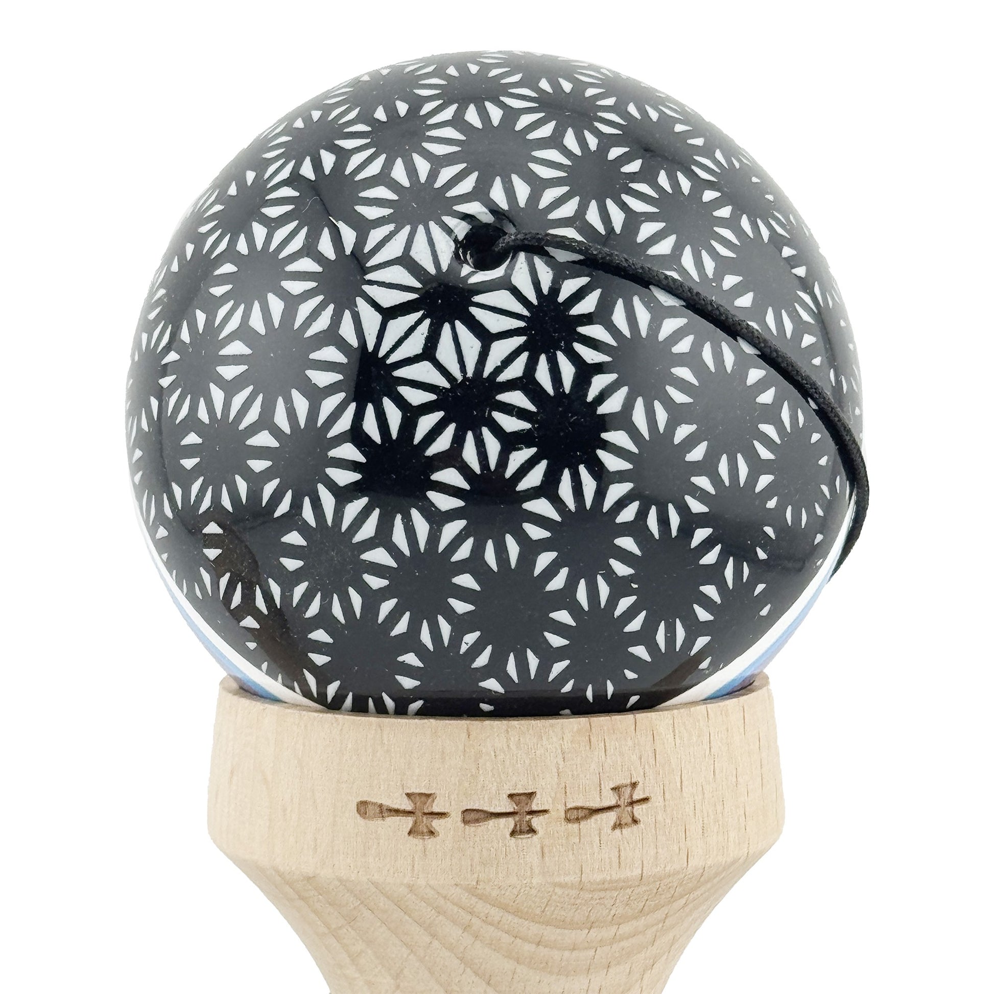 Kendama X Raindrops Originala, Model V3 Alb / Negru / Mov, Profesionala, Cupe Mari King Size, Super Sticky, Gaura in Baza, Rulment, Ata 62cm