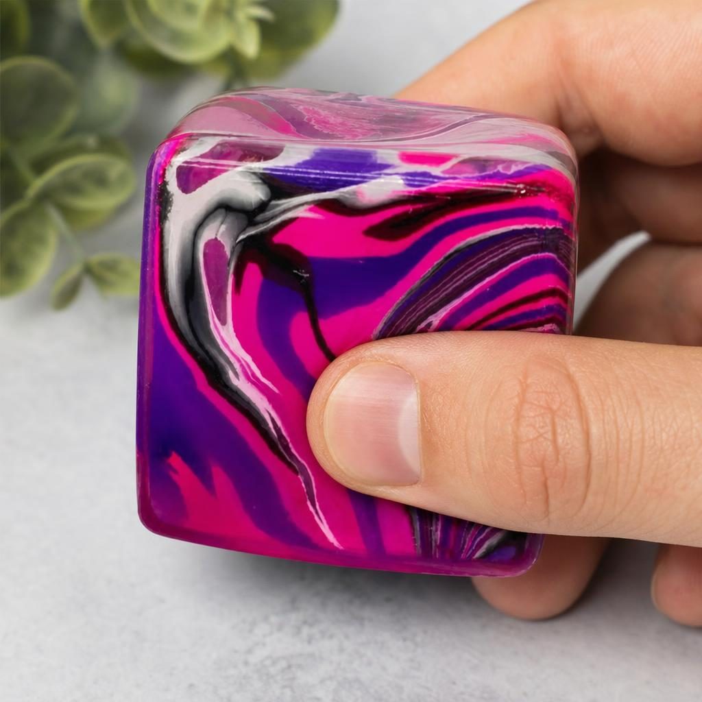 Jucarie Squishy Cub Fidget, Antistres Senzorial cu Revenire Lenta, Maltoza si TPR, 4.5x4.5 cm, 110 g, Mov, Model Linii Flow