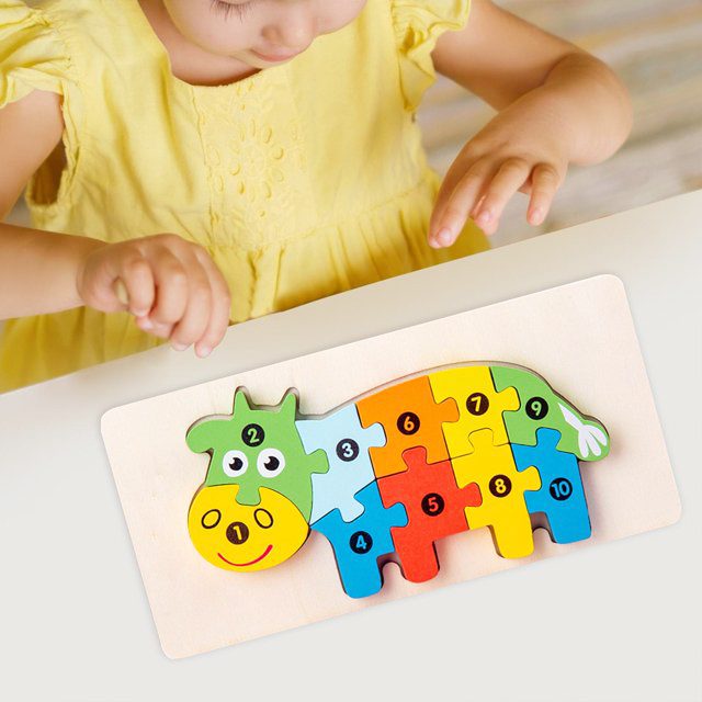 Puzzle din Lemn 3D Montessori, Jucarie Educativa si Senzoriala pentru Bebelusi, Dezvolta Motricitatea, Lemn Natural, 11 Piese, Model Vacuta, Multicolor, 0-3 Ani