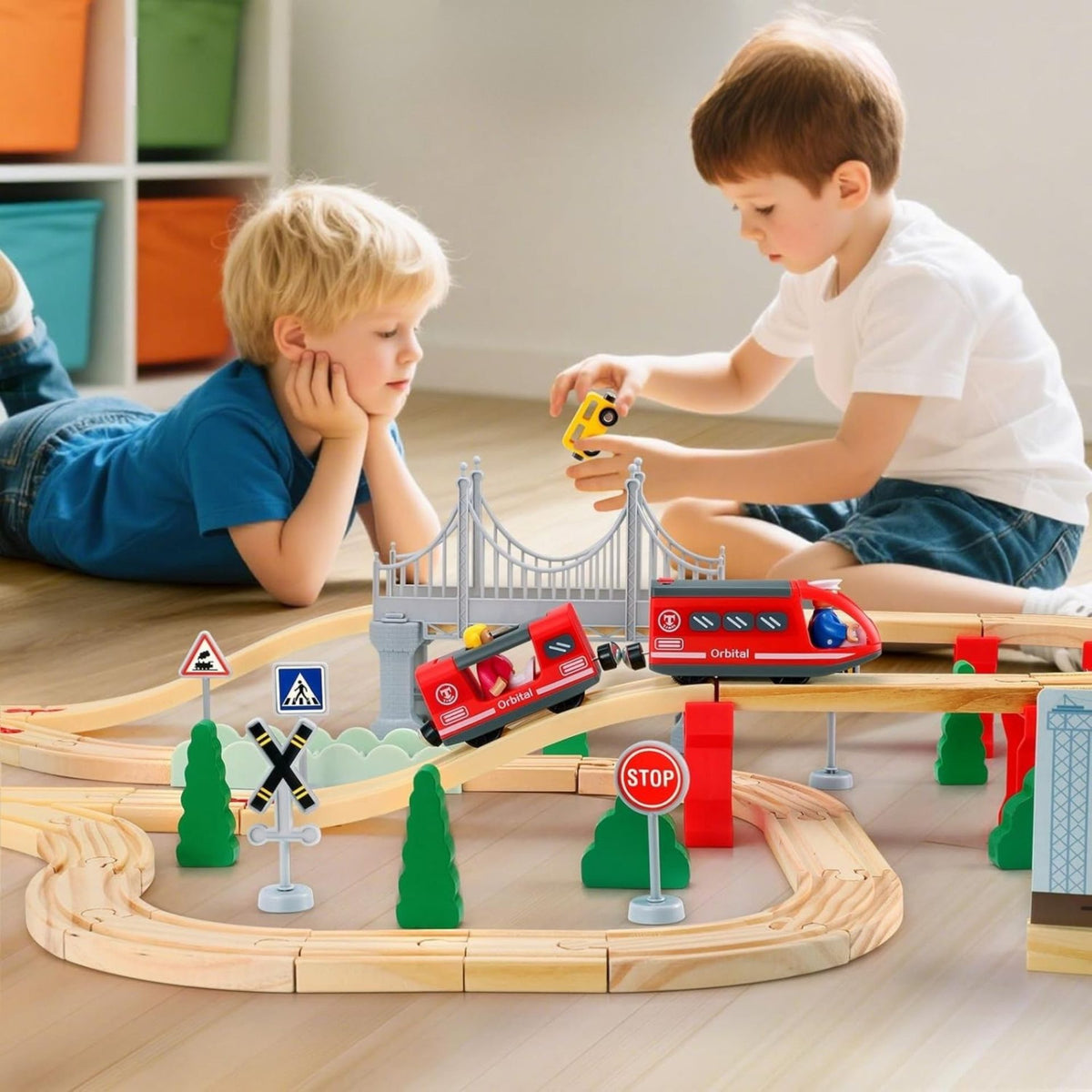 Set Circuit Trenulet din Lemn cu Locomotiva Electrica, Traseu Feroviar cu Pod si Accesorii Oras, Jucarie Montessori Educativa, Lemn de Fag si Magneti, 72 Piese, Multicolor