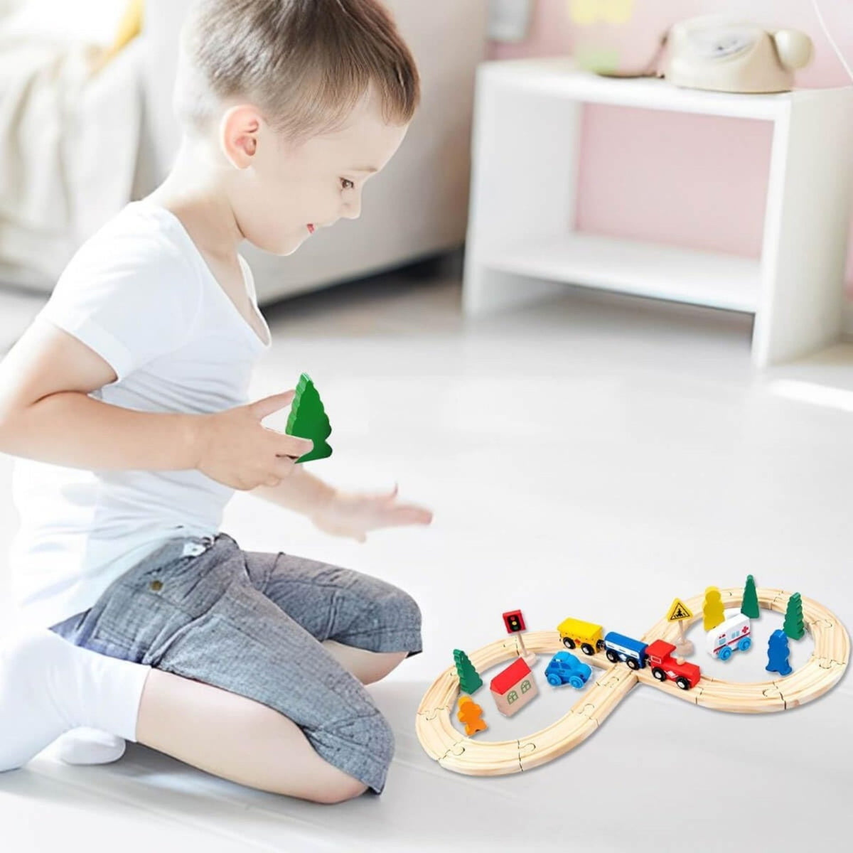 Set Circuit Trenulet din Lemn Oraselul, Trenulet Magnetic si Masini de Interventie, Jucarie Educativa Montessori, 33 Piese, Multicolor, 3 ani+