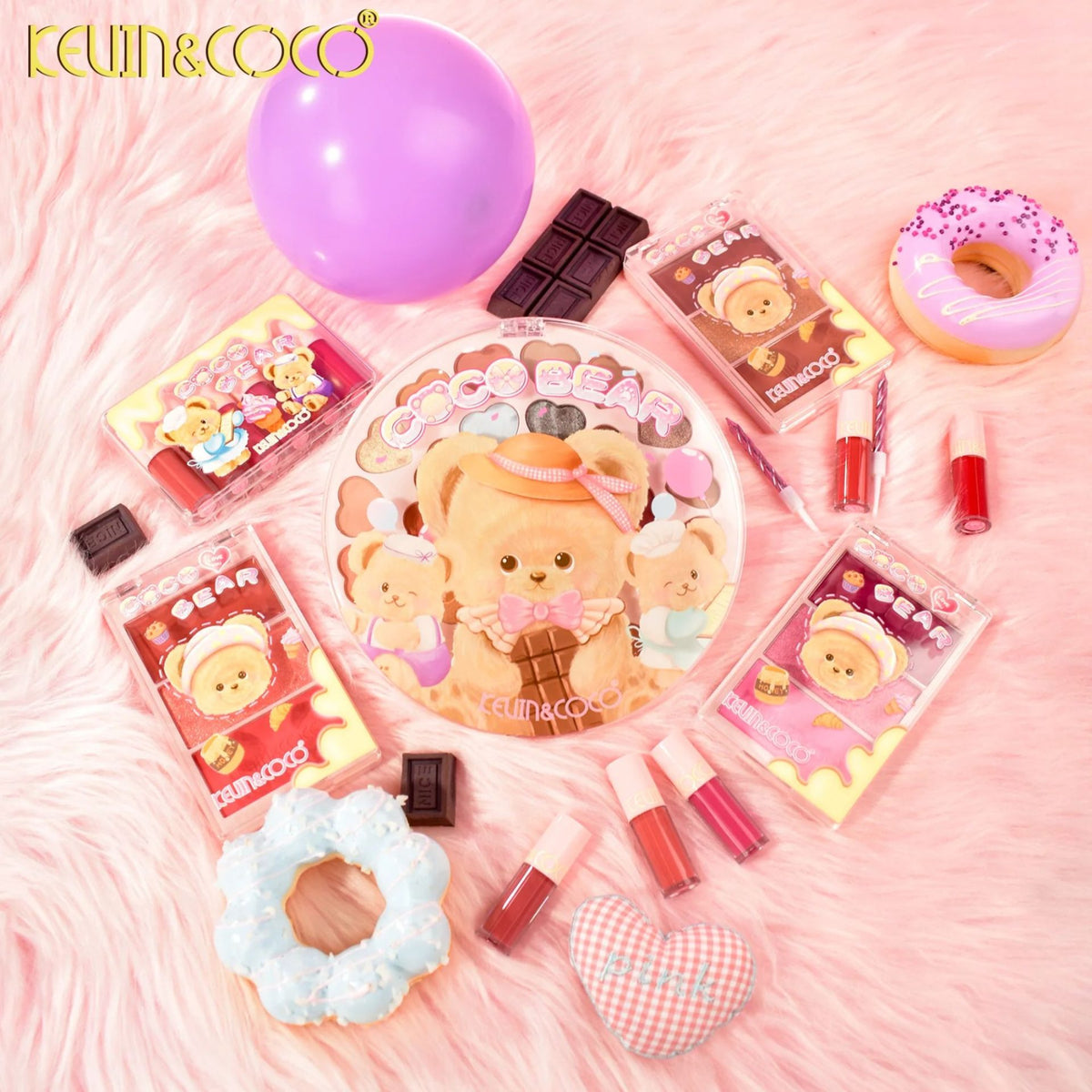 Kevin&Coco Paleta Fard de Obraz, Blush, Iluminator si Contur 3 in 1, Model Coco Bear, Textura Pudra Compacta, Efect Natural si Luminos, Roz, 71.7 g