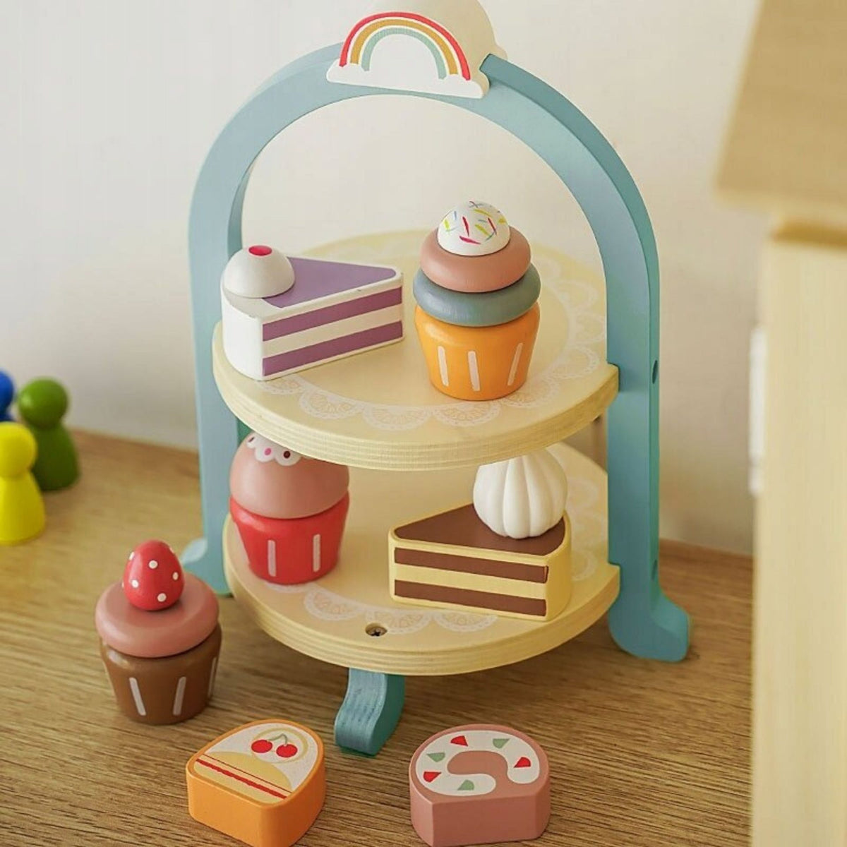 Jucarie Educativa Montessori, Set Royal Afternoon Tea cu Etajera 2 Niveluri si Prajituri, Lemn Natural, 3 Ani+, Multicolor, 8 Piese