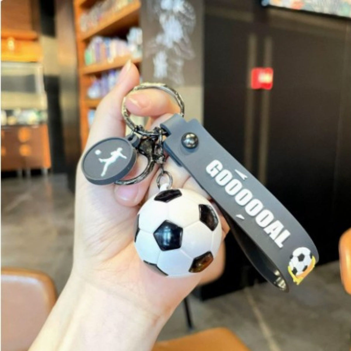 Breloc Chei Model Minge de Fotbal, Accesoriu Sportiv pentru Rucsac si Geanta, Design Cupa Mondiala, Acril, 50 g, Alb/Negru
