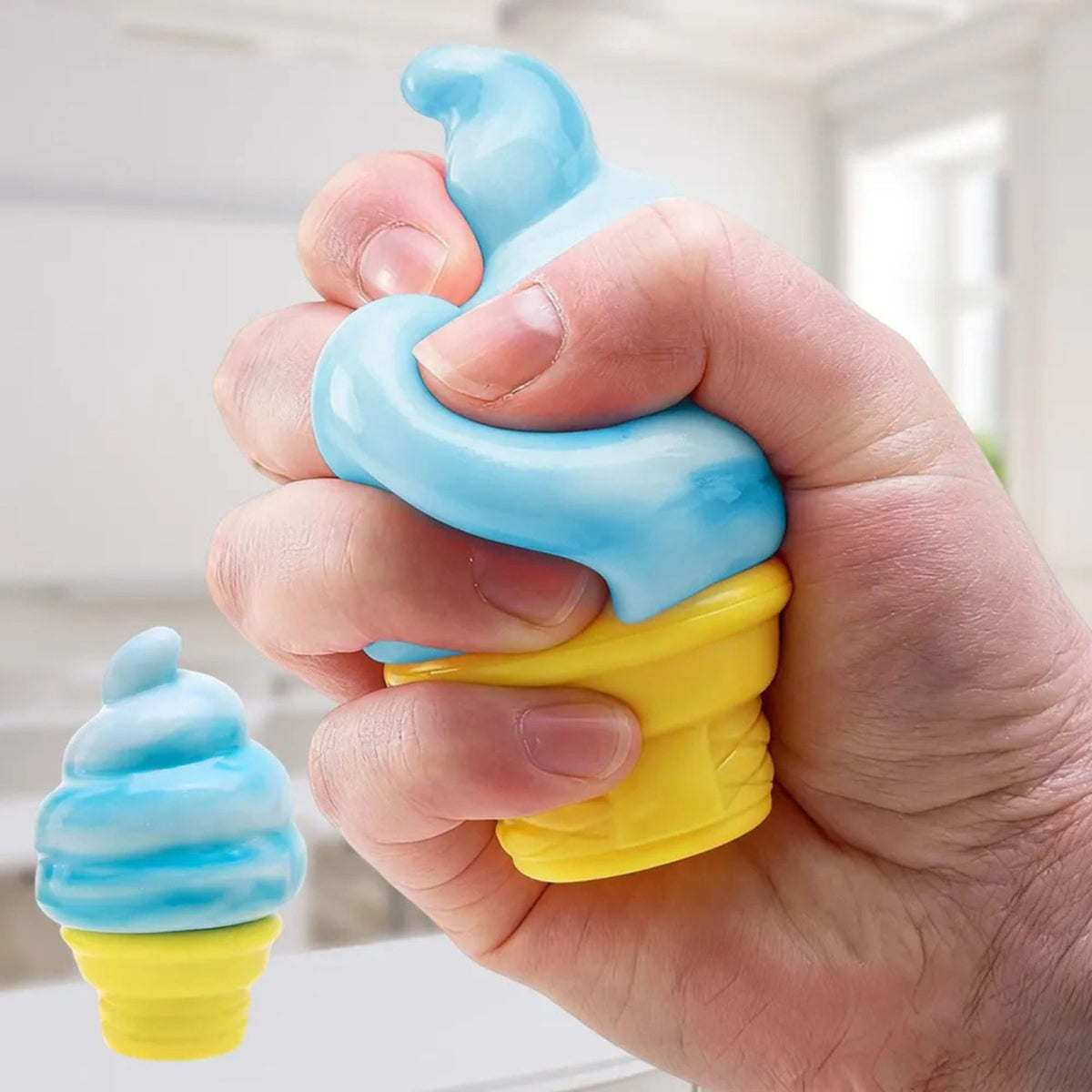 Jucarie Senzoriala Squishy, Model Inghetata, Antistres cu Revenire Lenta, Spuma PU Soft Touch, 1 Bucata, Culoare Aleatorie, 8.5 x 6 x 6 cm