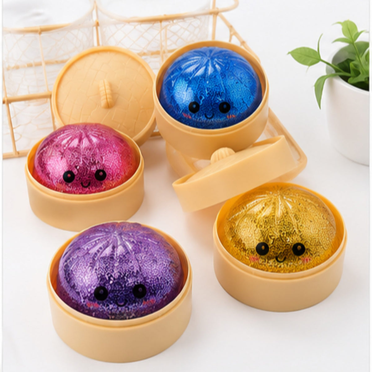 Jucarie Squishy Dumpling Antistres, Revenire Lenta cu Sclipici si Bile de Hidrogel, Termoplastic, 8.5 cm, Culoare Surpriza