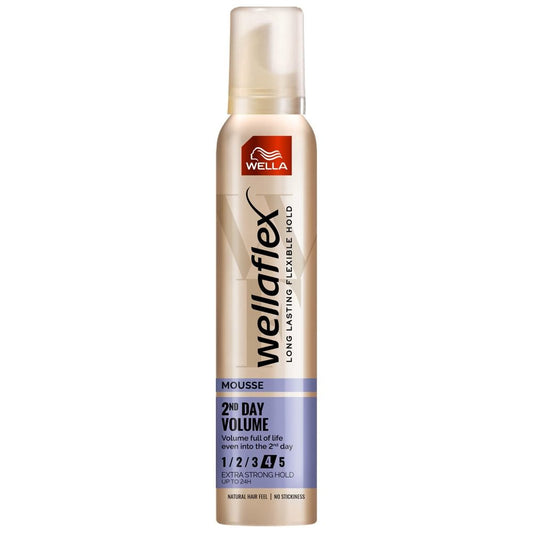 Wella Wellaflex Spuma pentru Par, Volum Extra Puternic, Fixare 2 Zile, Formula Profesionala Modelatoare, 200 ml