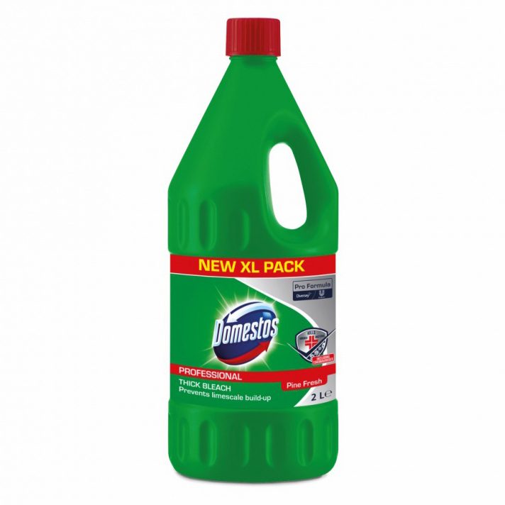 Domestos Pro Formula Pine Fresh, Detergent Dezinfectant Clorigen cu Vascozitate Ridicata, Solutie Multifunctionala cu Efect Inalbitor, 2 L