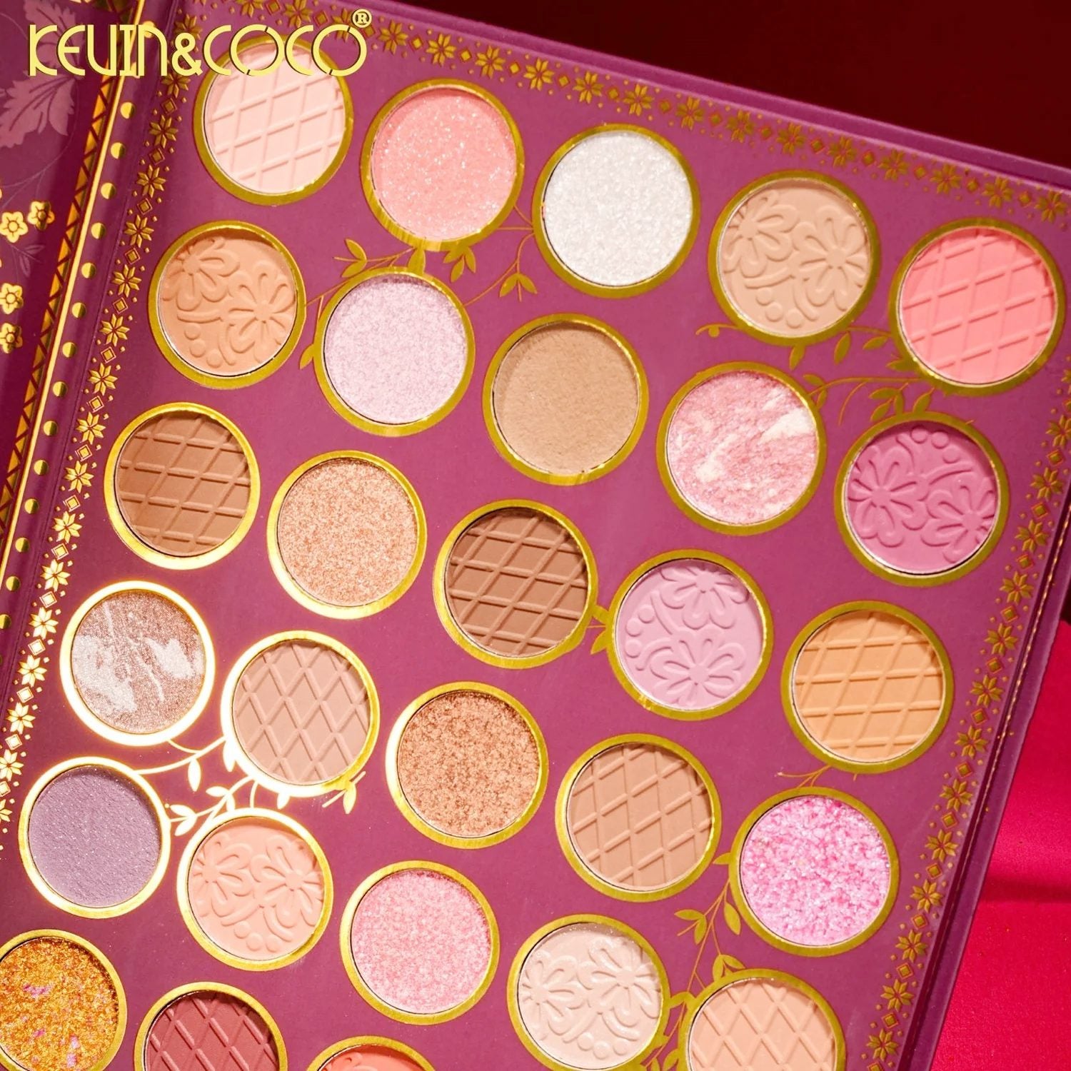 Kevin&Coco, Paleta de Machiaj All-in-One, Model Flowers cu 82 Nuante de Farduri, Blush si Iluminatoare, Design Tip Carte, Multicolor, 16.3x22.4x2.5 cm