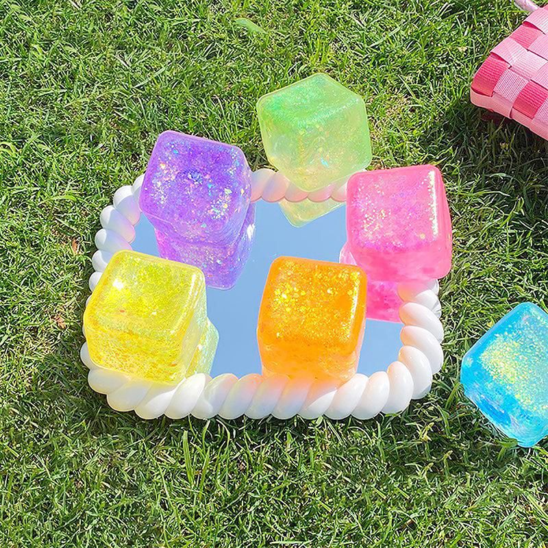Jucarie Squishy Needoh Cub Antistres, Revenire Lenta cu Sclipici, Termoplastic, 4.5x4.5x4.5 cm, Culoare Mix