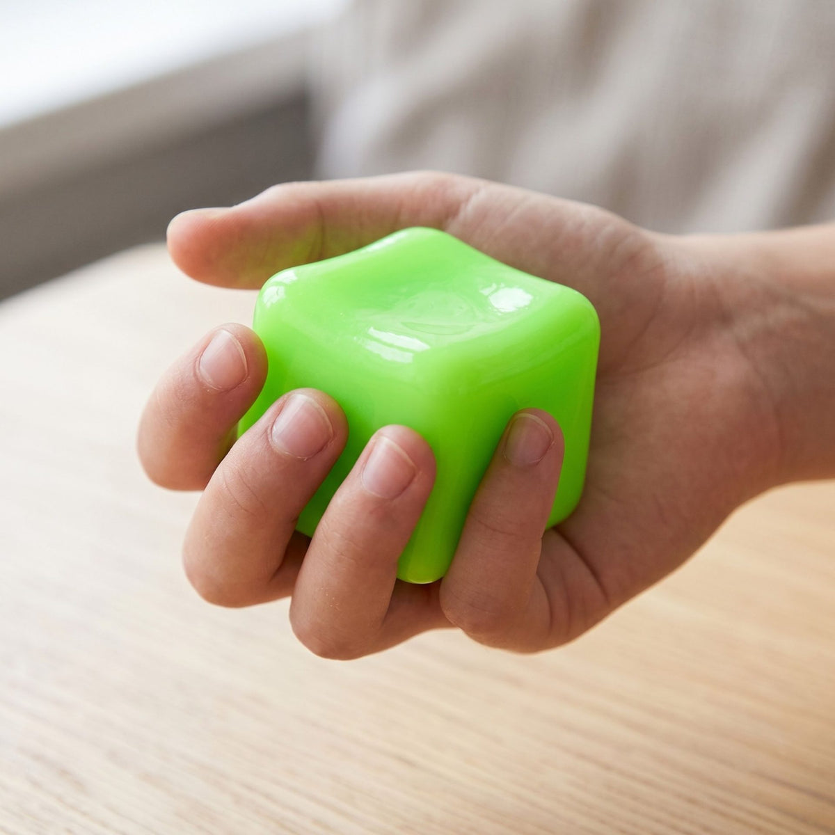 Jucarie Squishy Needoh, Cub Antistres Senzorial cu Revenire Lenta, Maltoza, 3.5x3.5x3.5 cm, 50 g, Verde Deschis