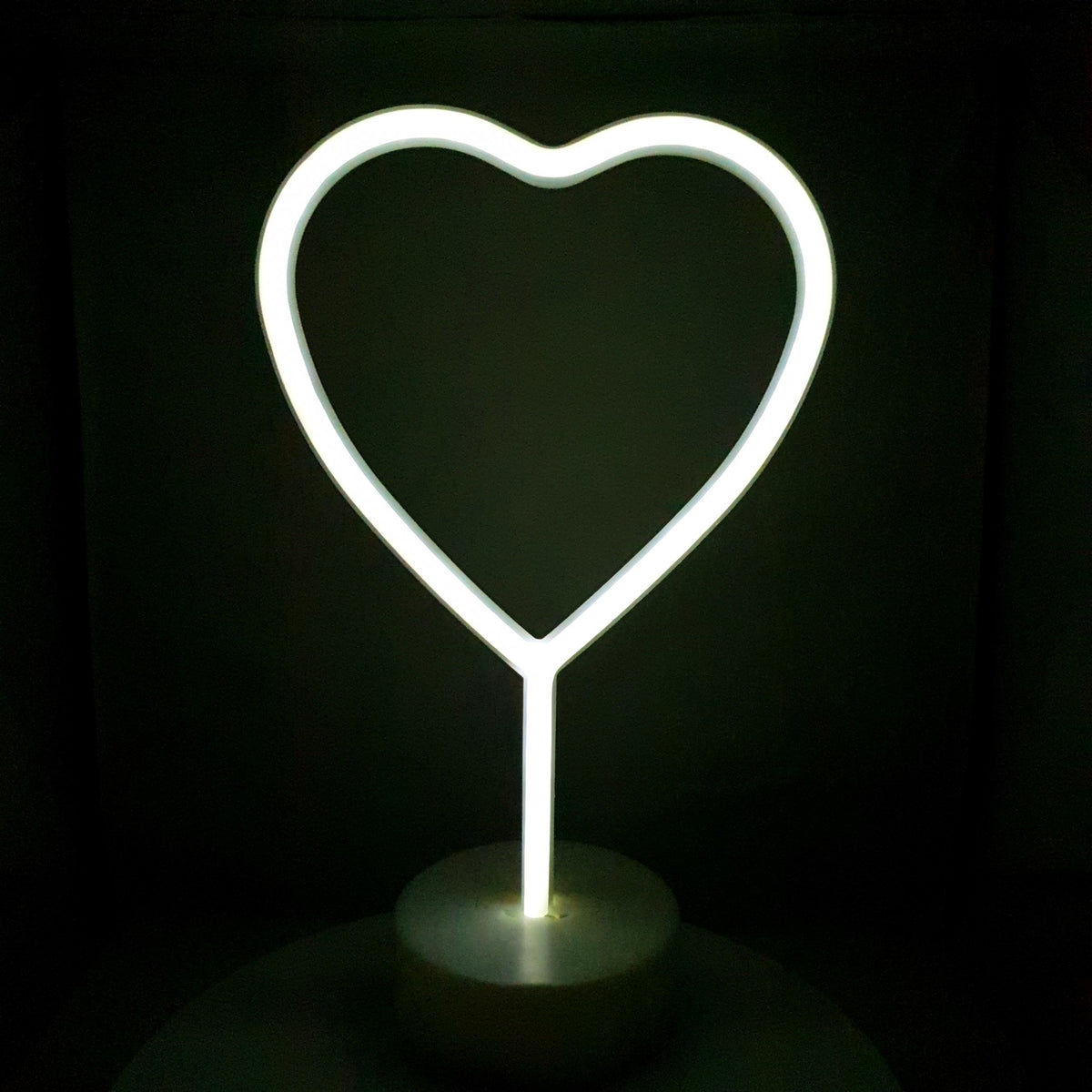 Decoratiune Luminoasa Inima, Instalatie LED pentru Craciun, Alimentare cu Baterii, Plastic, Alb Rece