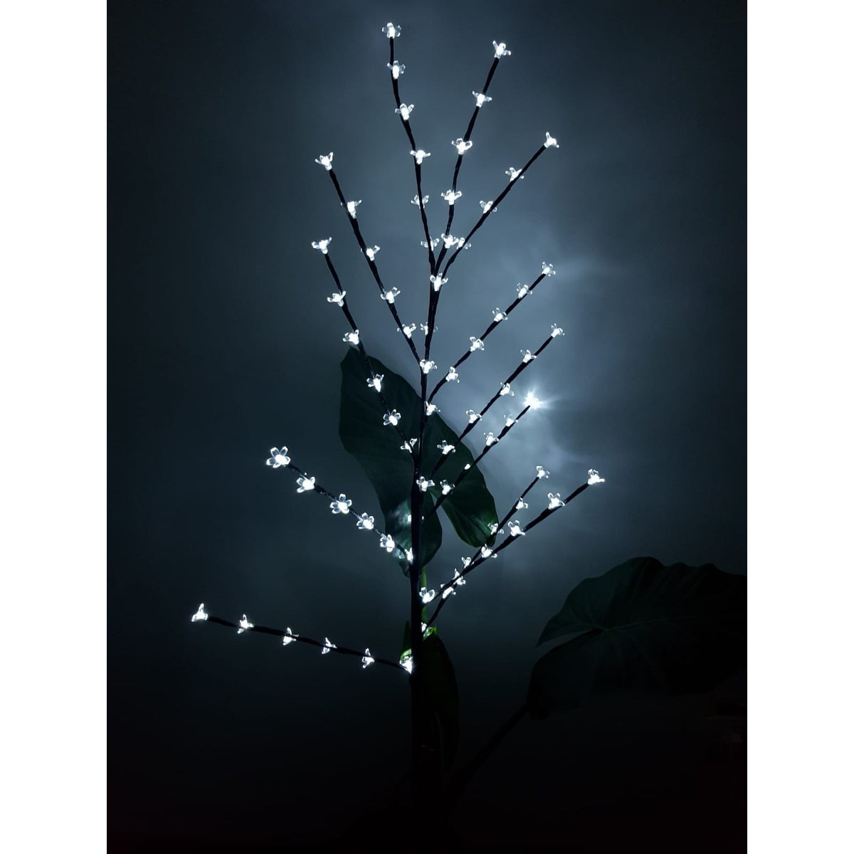 Decoratiune Luminoasa Tip Crenguta cu Flori, 72 LED-uri, Alimentare cu Baterii, Lumina Alb Rece, Utilizare Interior