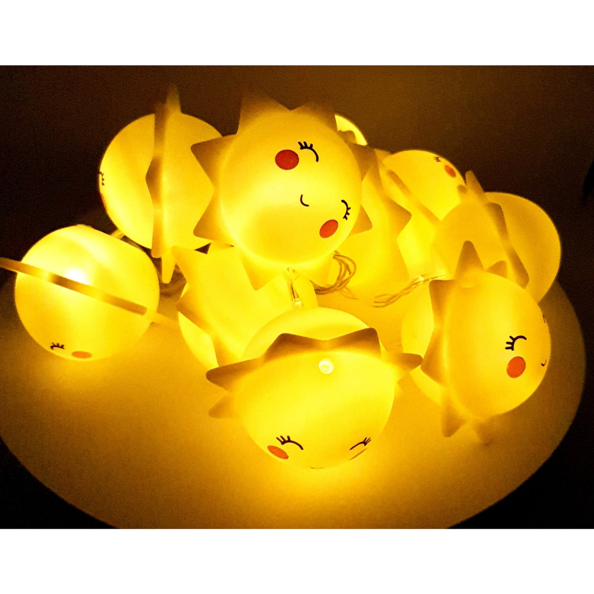 Instalatie de Craciun Tip Sir, 10 LED-uri in Forma de Soare, Lumina Alb Cald, Alimentare cu Baterii, Lungime 1.5 m