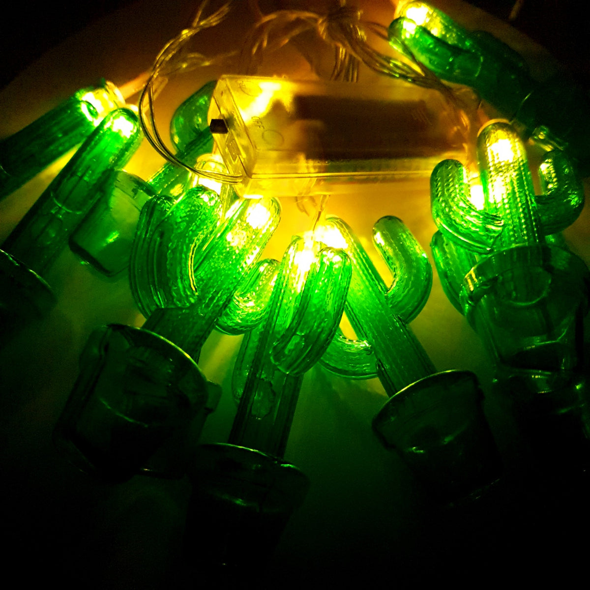 Instalatie de Craciun Tip Sir, 10 LED-uri Model Cactus, Fir Transparent cu Baterii, Lumina Alba Calda, Lungime 1.5 m