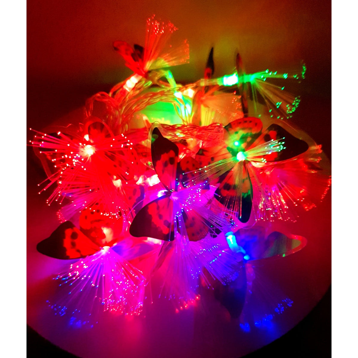 Instalatie de Craciun Tip Sir, 20 LED-uri cu Fibra Optica in Forma de Fluturi, Alimentare cu Baterii, Lungime 2.5 m, Multicolor