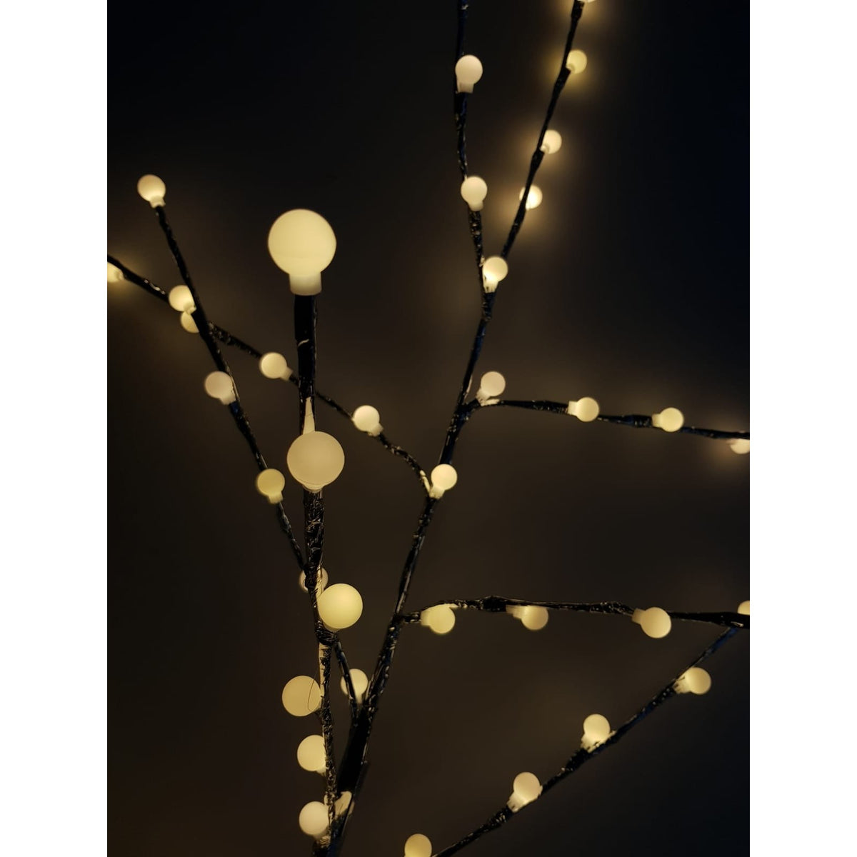 Decoratiune Luminoasa Crenguta cu 72 LED-uri, Globuri Decorative, Interior, Lumina Alb Cald, Alimentare cu Baterii, Maro/Alb