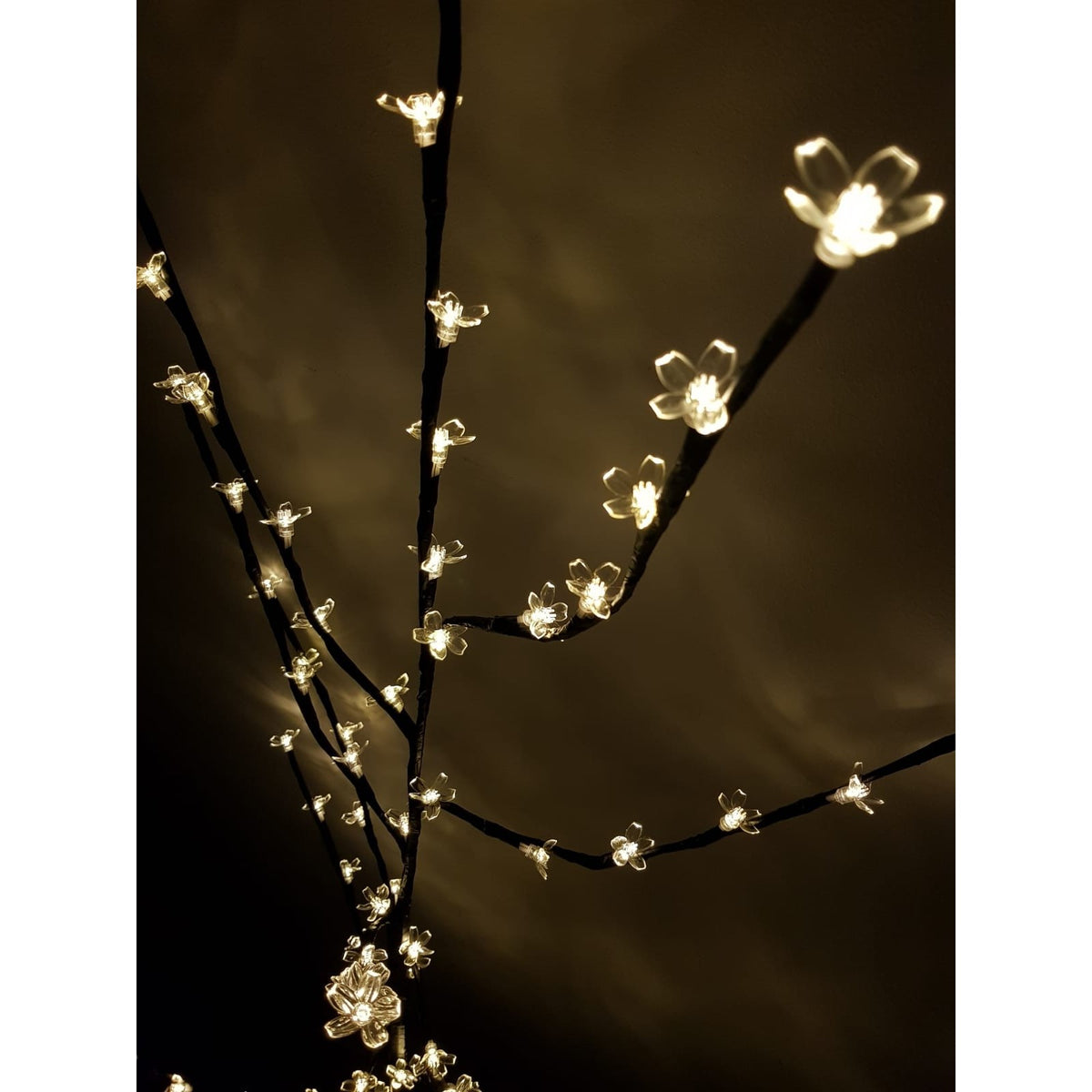Decoratiune Luminoasa Crenguta, Lampa de Masa cu Flori de Cires, 72 LED-uri, Alimentare Baterii sau USB, Plastic si Cupru, Lumina Alb Cald, 20 cm