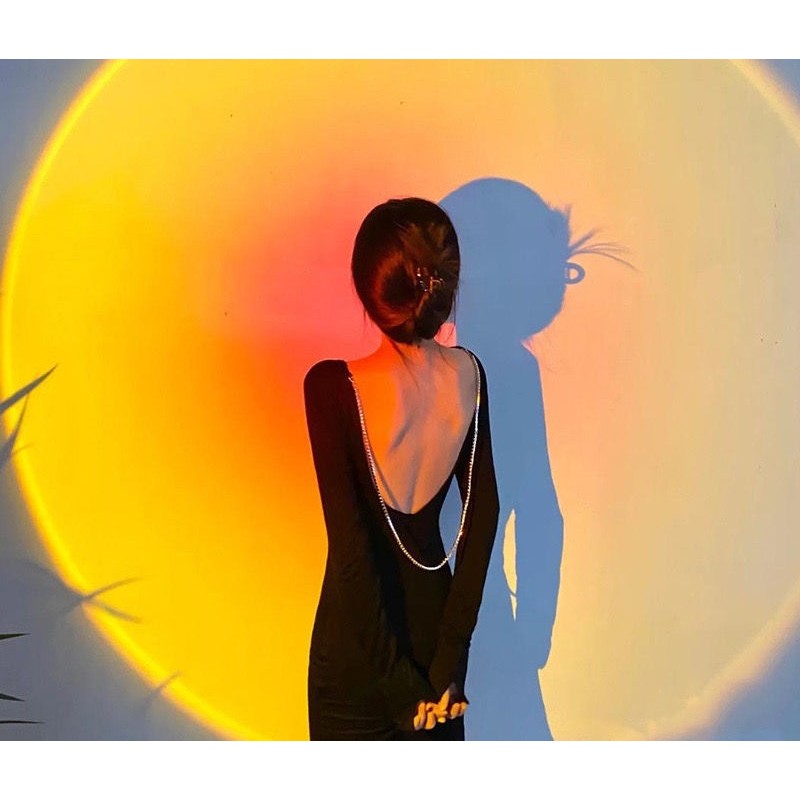 Lampa de Veghe Proiector Apus de Soare Sunset, RGB Multicolor cu Telecomanda, Lumina Ambientala pentru Foto si Vlog, Carcasa Aluminiu, Model Iepuras, Alimentare USB, Roz