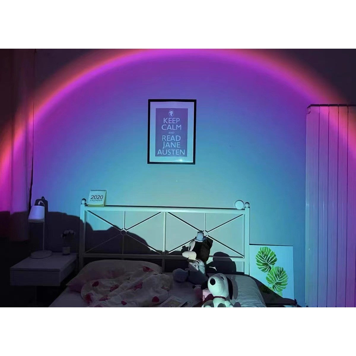 Lampa de Veghe Proiector Apus de Soare Sunset, RGB Multicolor cu Telecomanda, Lumina Ambientala pentru Foto si Vlog, Carcasa Aluminiu, Model Iepuras, Alimentare USB, Roz