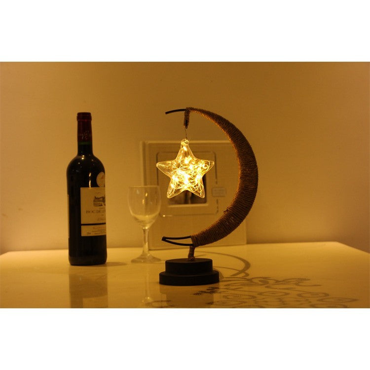 Lampa Veghe LED, Semi-Luna cu Stea Suspendata, Design Romantic cu 11 LED-uri, Cadru Metalic si Sticla, 28x15 cm, Alb Cald