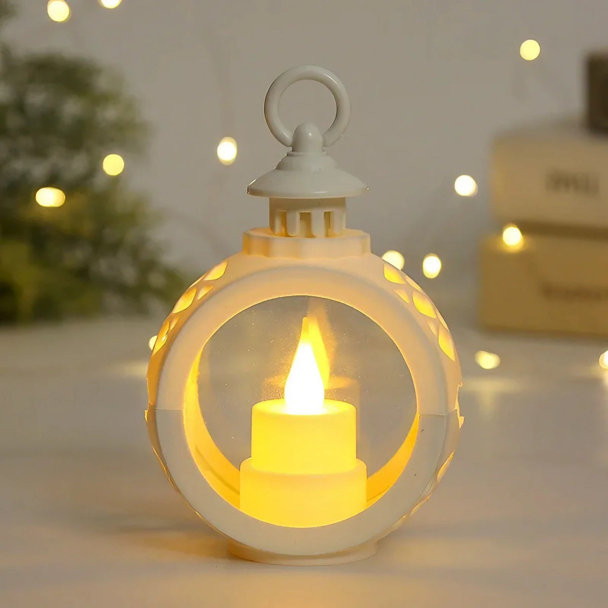 Felinar Decorativ de Craciun cu LED, Lumanare cu Lumina Alb Cald, Design Fara Geam, Baterii Incluse, Plastic, 13.5 x 9 cm, Alb