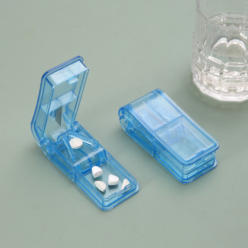 Dispozitiv Multifunctional pentru Taiat si Sfaramat Pastile, Divizor Medicamente cu Compartiment Depozitare, Plastic Non-Toxic, Design Portabil, Albastru