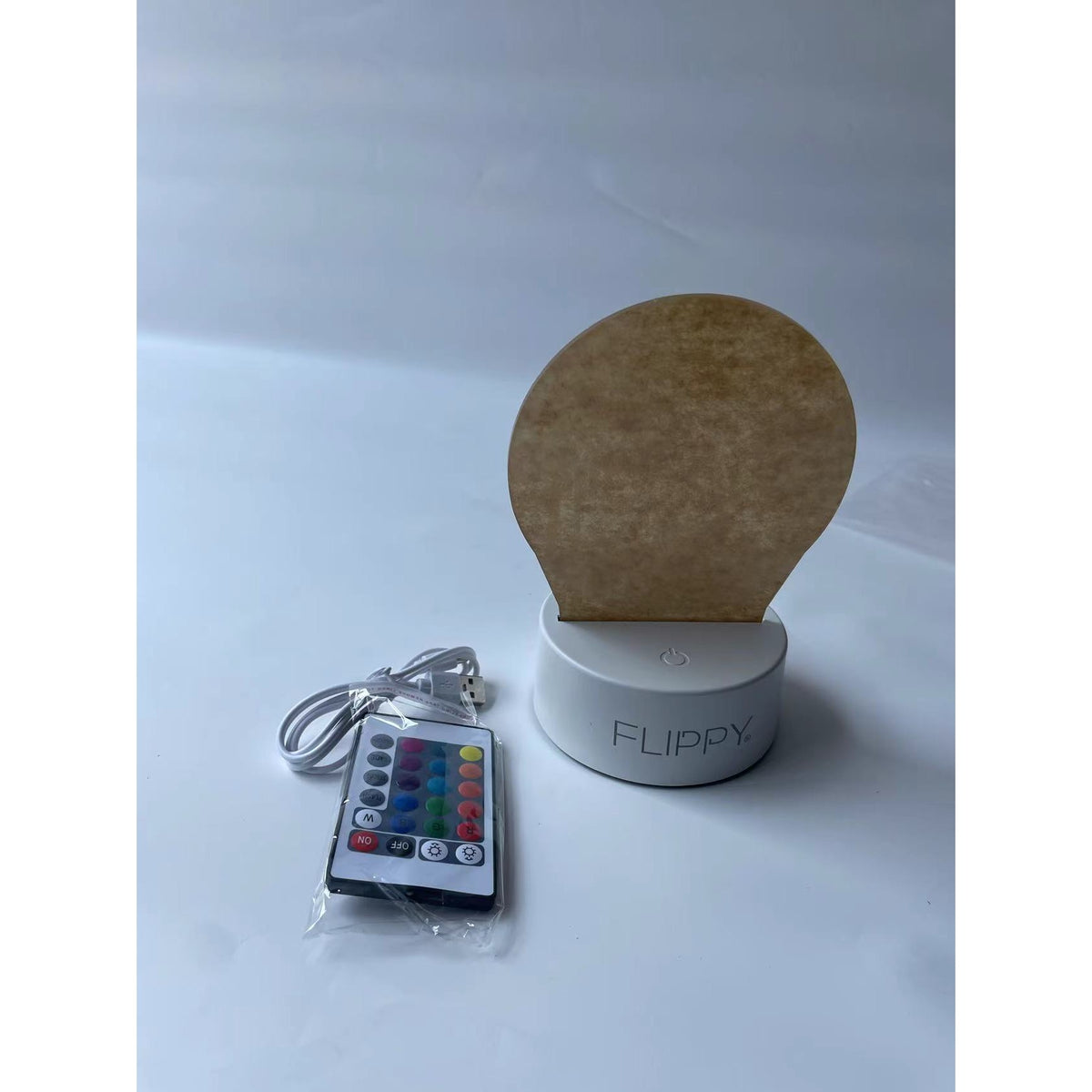 Lampa LED Decorativa 3D, Efect Peisaj de Iarna, Lumina Multicolora RGB, Telecomanda, Alimentare USB sau Baterii, Acril Rezistent, Inaltime 20 cm, Alb