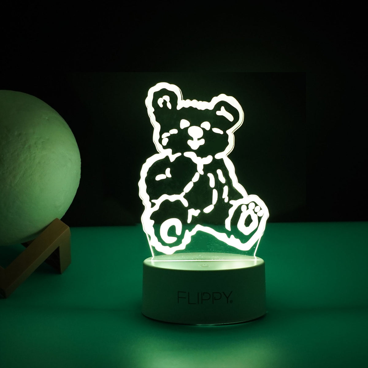 Lampa LED Decorativa 3D, Model Ursulet, Lumina Multicolora RGB cu Telecomanda, Acril, Alimentare USB sau Baterii, Inaltime 20 cm, Alb