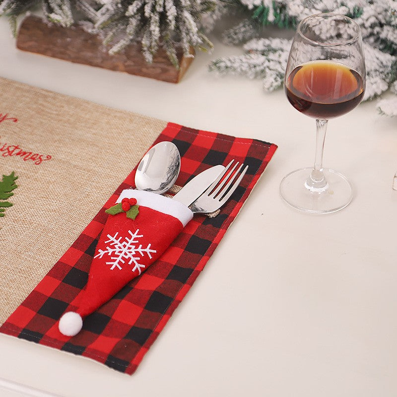 Husa Decorativa Pentru Tacamuri, Model Caciulita Cu Fulg De Zapada, Organizator Masa Festiva Craciun, Material Textil Si Poliester, 18 x 7 cm, Rosu, Set 3 Piese