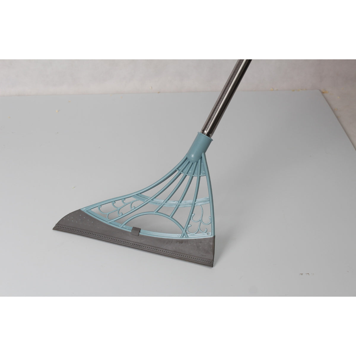 Set Matura, Faras Cu Coada Si Matura Silicon Magica, Perii 4 Randuri, Margine Cauciuc, Otel Inoxidabil Si Plastic, Albastru Deschis, 90 x 72 x 100 cm