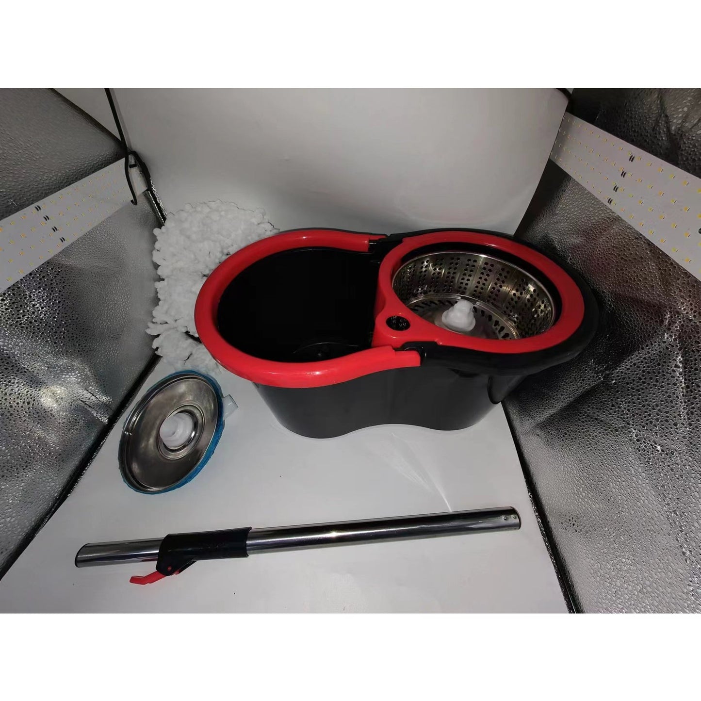 Set Mop Rotativ cu Galeata, Sistem Curatare cu Vas Detasabil si Dop Scurgere, Microfibra si Plastic Rezistent, 8 L, Negru/Rosu