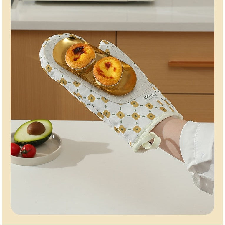 Set 2 Manusi Cuptor si Bucatarie, Rezistenta Termica 330 Grade, Protectie din Textil si Cauciuc Aderent, 26.5 x 18 cm, Alb