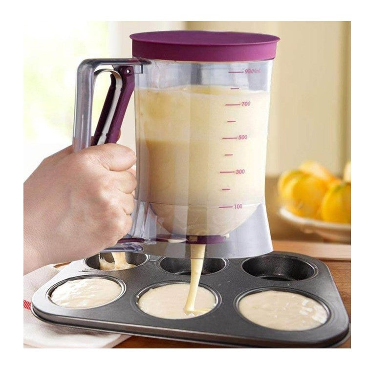 Dispenser Aluat pentru Clatite si Briose, Dozator Gradat cu Maner cu Arc si Capac, Plastic Durabil, 900 ml, Mov