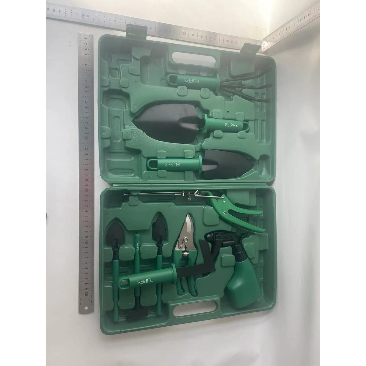 Set Accesorii Pentru Gradinarit, 10 Piese, Otel Inoxidabil, Geanta Depozitare Cu Compartimente, Include Lopeti, Foarfeci Si Pulverizator, 37 x 28 cm, Verde