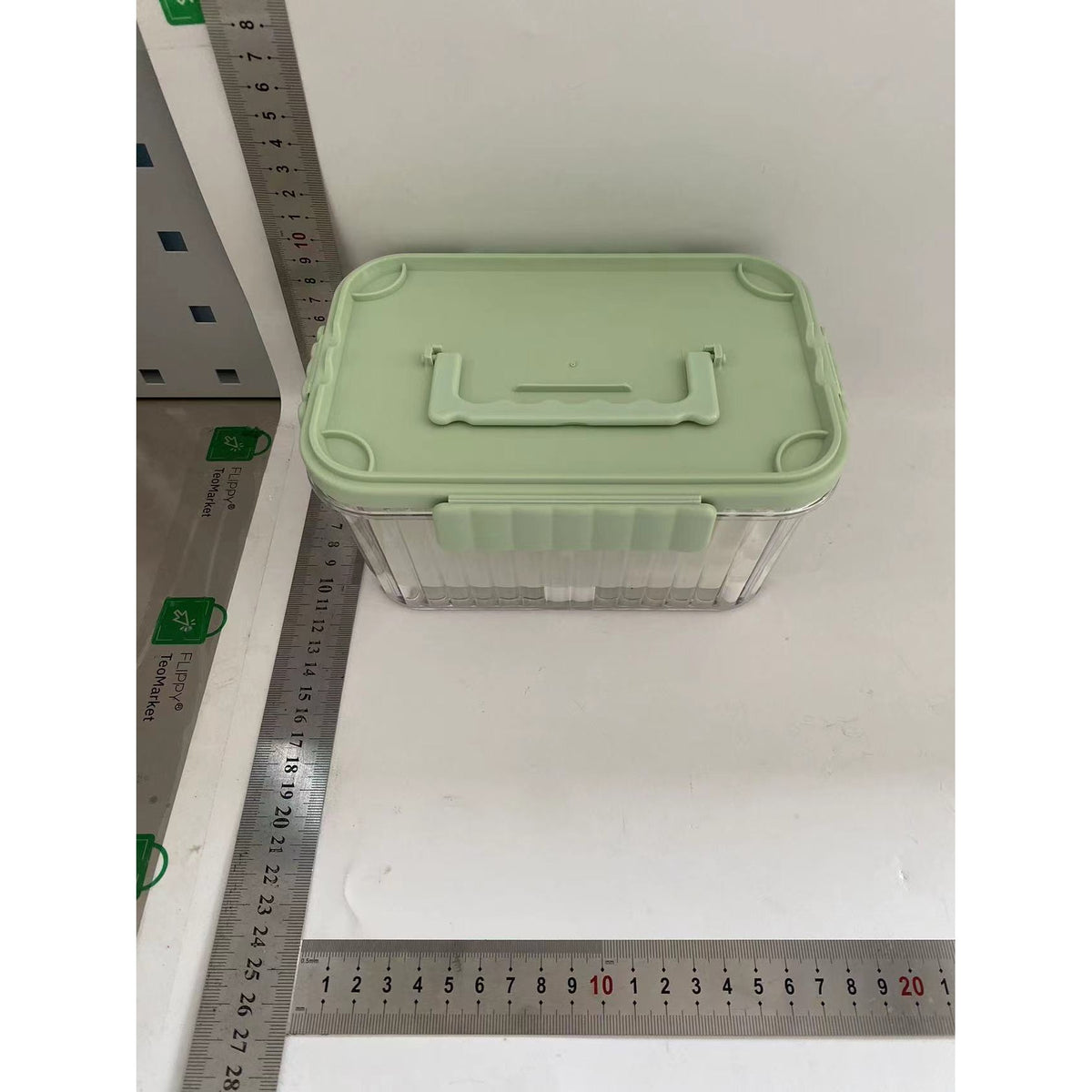 Caserola Termoizolanta Pentru Pranz, Recipient Etans Cu 2 Compartimente, Maner Si Spatiu Pentru Tacamuri, Plastic Rezistent La Congelator, Include 2 Furculite, 1500 ml, Transparent, 10 x 13.5 x 20 cm