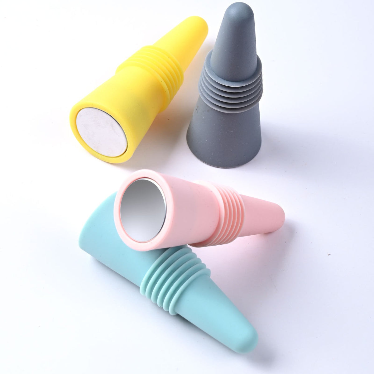 Set 4 Dopuri pentru Sticle de Vin si Bauturi, Inchidere Etansa Anti-Oxidare, Silicon Flexibil Reutilizabil, Multicolor